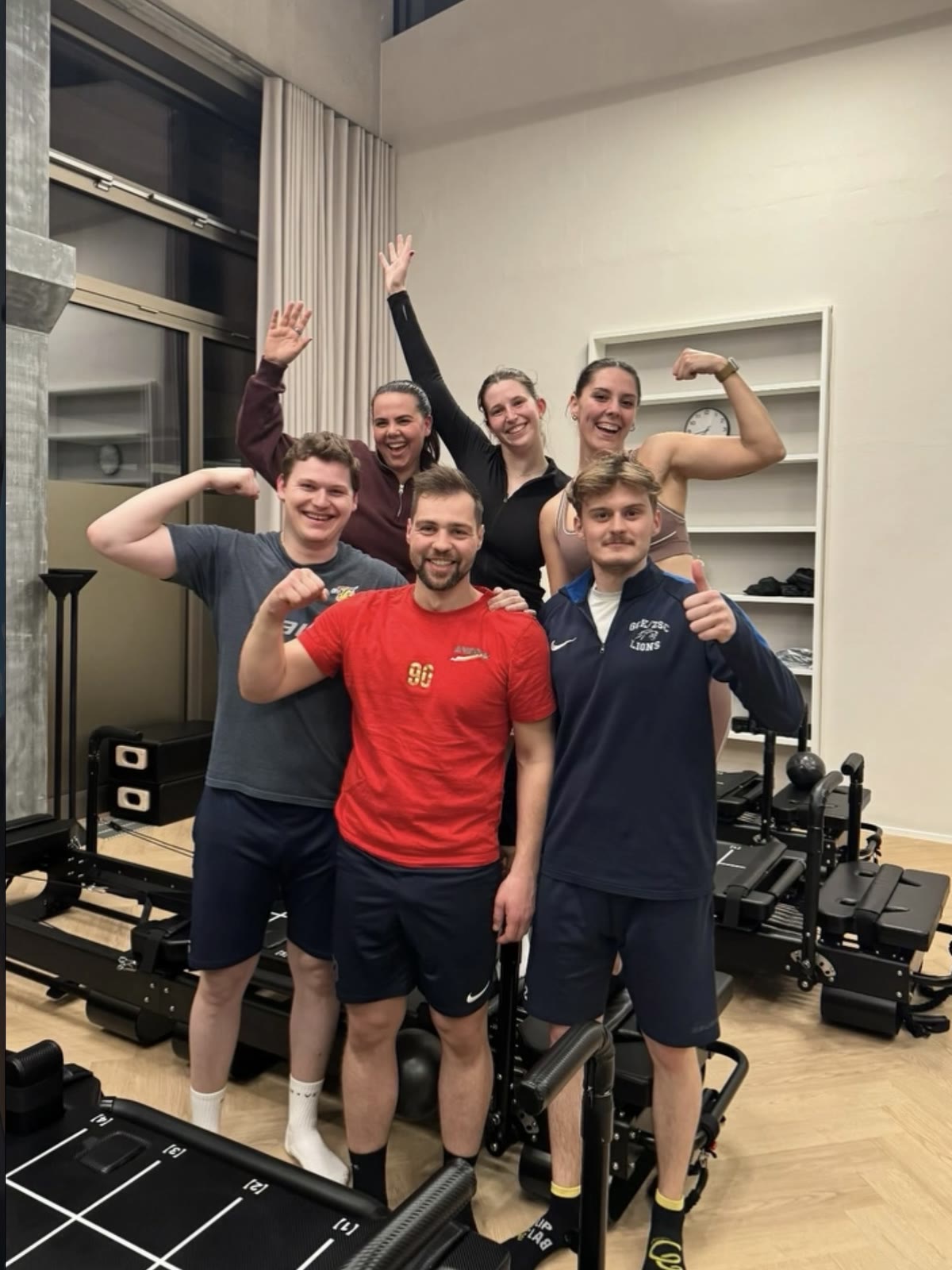 Private Gruppe beim Reformer Pilates im MOVE ME Studio